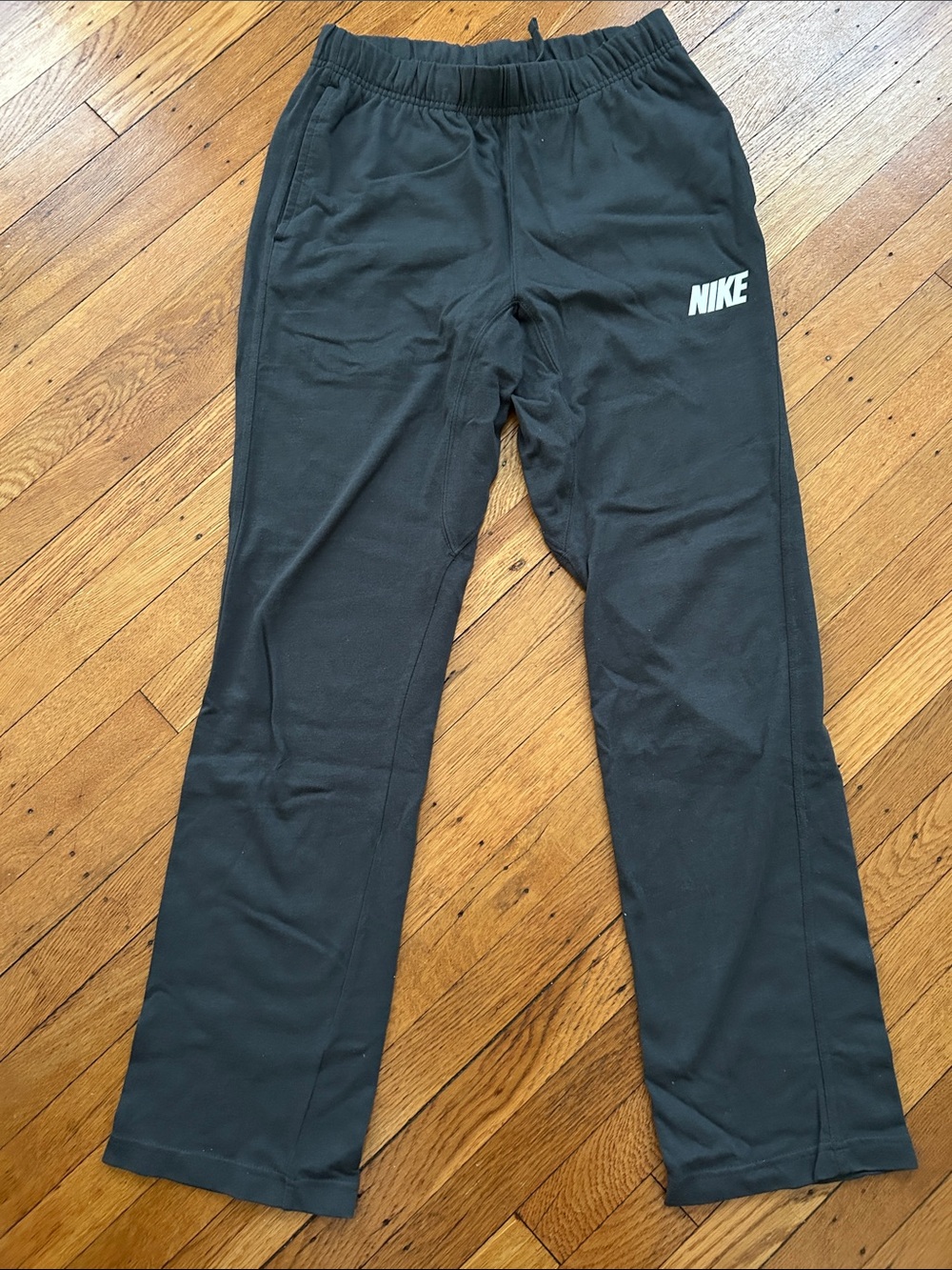 Nike Men’s Gray Sweatpants Size Small
